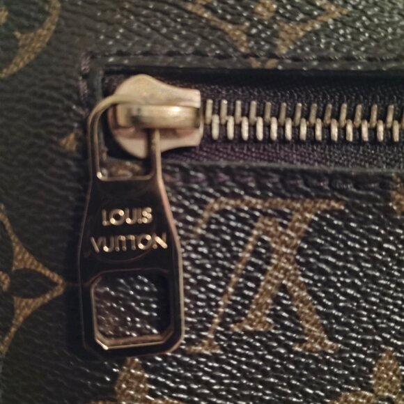 Louis Vuitton Pochette Metis - Picture 11 of 16